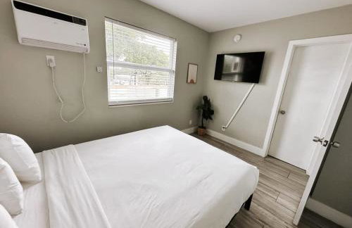 Rustic Retreats Beachy 1BR for 4 guests in the heart of Fort Lauderdale - Foto 8