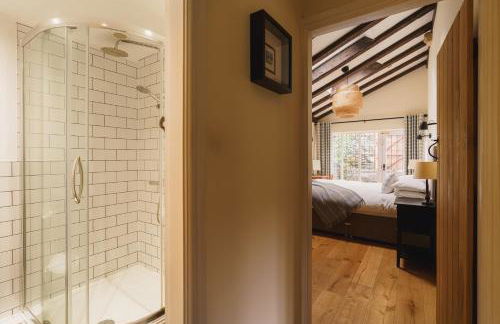 Half Way House, Clappersgate, sleeps 8 - Foto 32