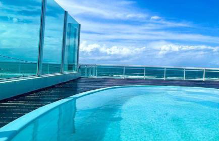 CASA COM PISCINA À BEIRA MAR. - Foto 2