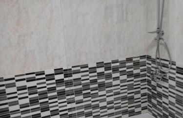 Apartamento cerca del centro con parking gratuito - Photo 12