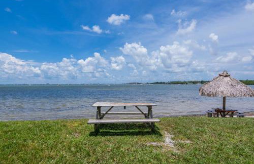 Private Beach Access 2 Pools Waterfront Oasis - Foto 43