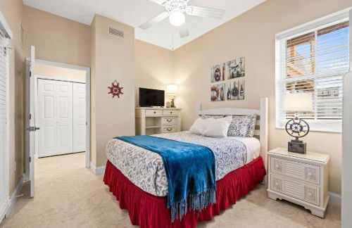 Waterfront Breeze Condo - Photo 15