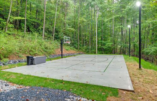 Nantahala Forest Cabin with Fire Pits and Hot Tub! - Foto 39