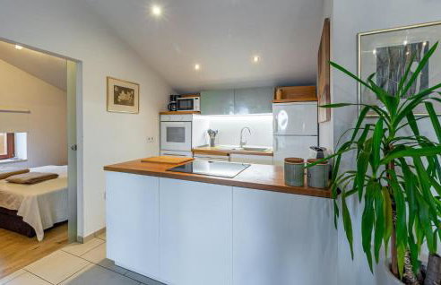 2 Bedroom Cozy Apartment In Porec - Foto 8