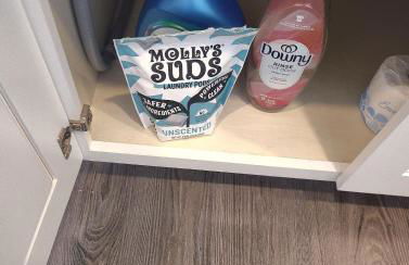 Relax and Explore Poolside Stay Near Local Spots - Foto 14