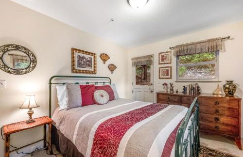 Rustic Mtn-View Home with Wood Stove Dog Friendly - Photo 13