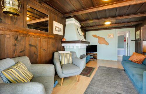 Charming Catalina Gem w/ Deck: Walk to the Beach - Foto 8