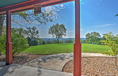 Hillside Cabin on 43 Acres with Private Lake and View! - Foto 17