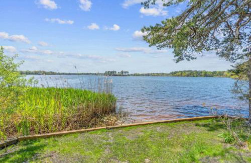 Cottage Oasis by Lake with Kayaks Fire Pit and a Huge Yard - Foto 24