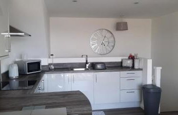 Lanarkshire Apartment- Views- Sleeps 4- Balcony - Photo 7