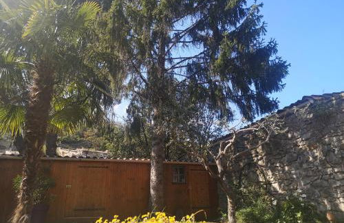 Logement cosy verdoyant RDC avec piscine - Photo 1