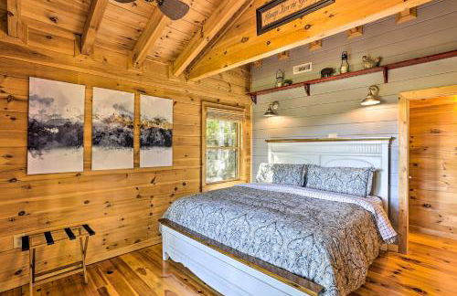 Lovely Log Cabin and Bunkhouse with Views and Yard! - Foto 18