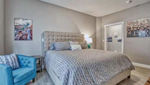 Modern Townhome near Old Town, Breweries, & River! - Foto 3