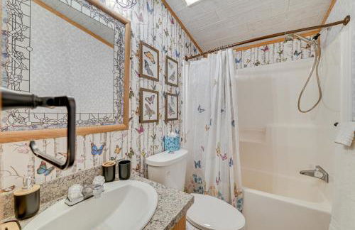 Northville Cabin with Fire Pit, 4 Mi to Boat Ramp! - Foto 17