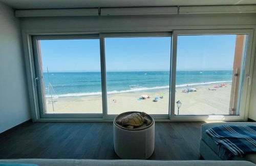 Luxury, beach front, two-bedroom apartment - Foto 18