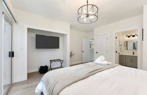 East Sac Getaway, Walking Distance to Hospitals - Photo 21