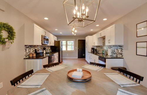 Lakefront Westminster Retreat with Boat Dock! - Foto 8