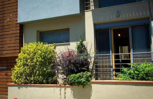 Quiet Urban Studio with Private Backyard - Foto 9