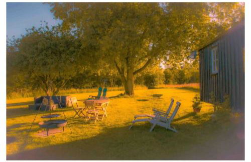 Mountbatten Shepherds hut & Buckhurst Shepherds hut - Foto 35