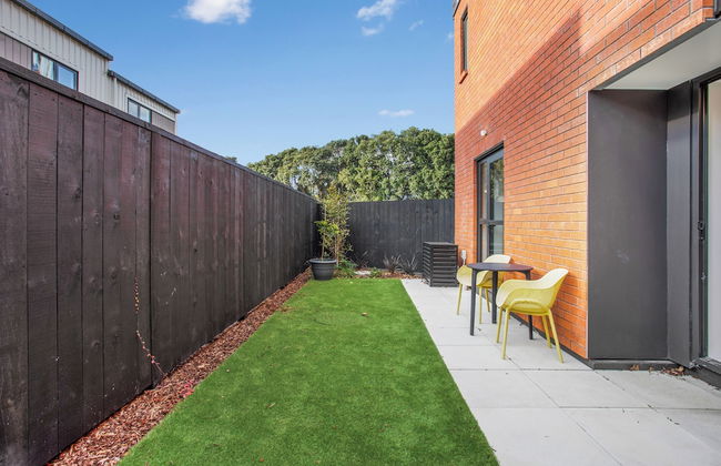 Urban Vogue Escape with Parking- Air-con - Photo 29