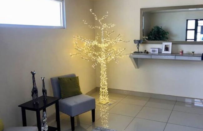 Charming House With Beautiful City View - Foto 15