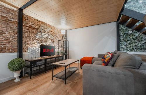 3min Walk Malasana - Trendy Cafes and Tapas Street - Photo 35