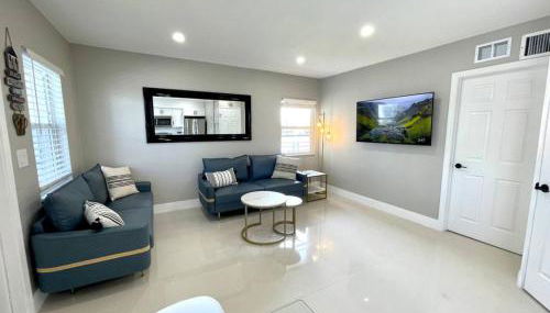 Renovated Intercoastal 2Bdrm 1 bath condo Walk to Beach - Foto 3