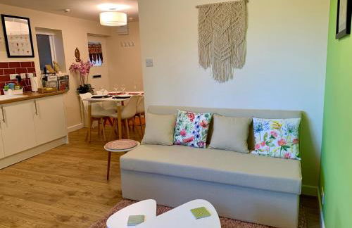 Pristine Apartment in The Centre of Glastonbury - Photo 14