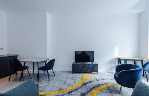 Cohost Partners Cozy Stay Heart of Warrington - Photo 9