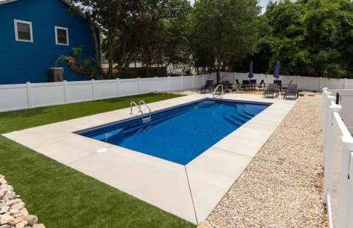 Heated Pool Dog Friendly Hot Tub Walk to Beach - Foto 1
