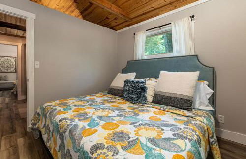 French Country Cottage Dock & Screened Porch - Photo 30