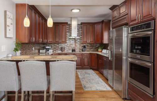 Hot Tub, Views & Game Room - 20 min to Downtown Asheville! - Foto 15