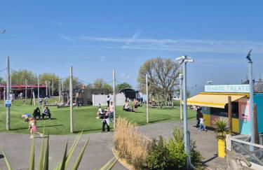 Riverside Caravan Hire, Haven Kent Coast - Photo 4