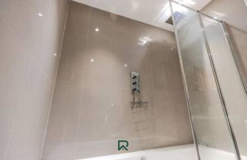 Beautiful 2 bed apartment - Foto 2