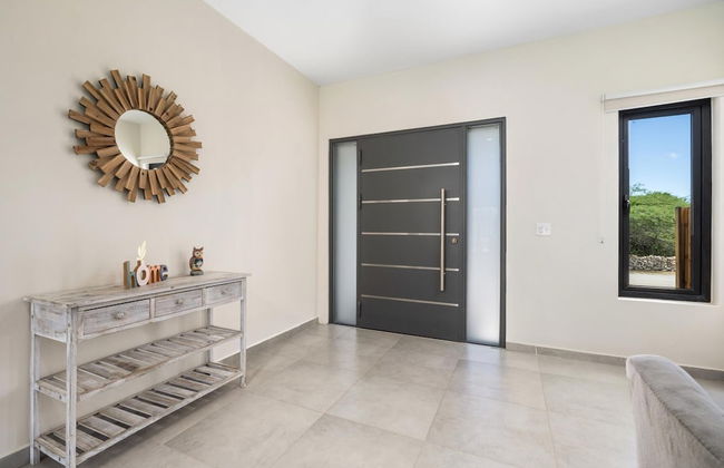 Brand NEW 3BR w Private Pool Walk to Palm Beach - Photo 27