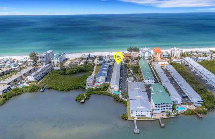 Oceanview - Heated Pool - Game Room - Steps to Beach - Sleeps 8 - Foto 11