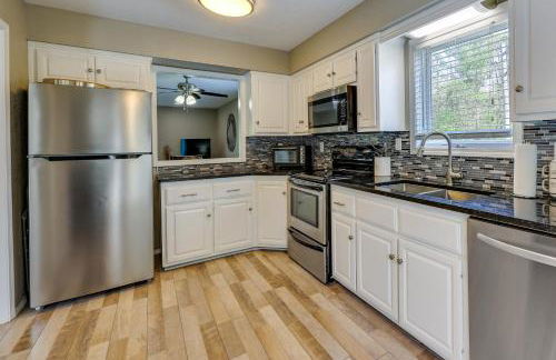 Bella Vista Townhome with Deck Near Back 40 Trails! - Foto 7