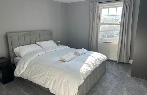 3 Bedroom Apartment City Centre - Photo 9