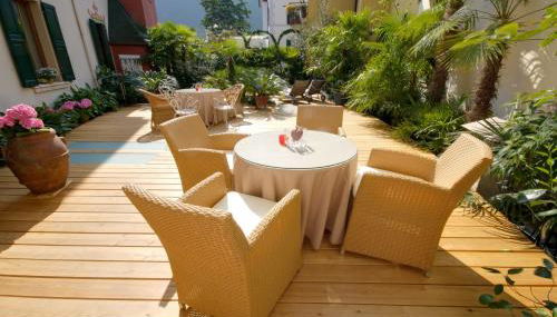 Sembenini Palace - Foto 1