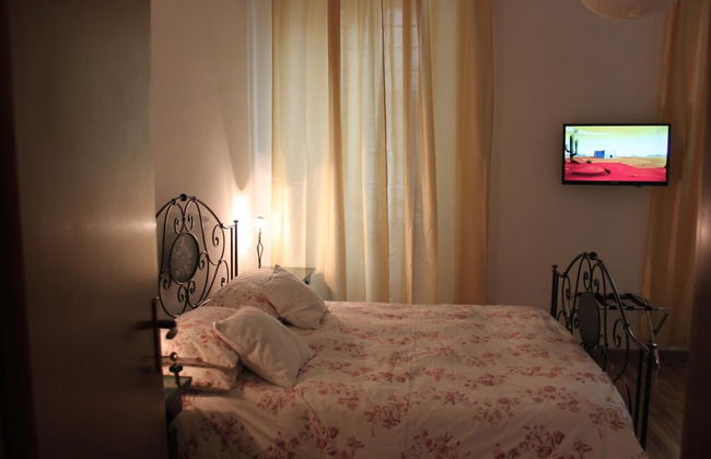 Rome Center Rooms - Photo 21