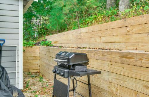 Swim and Fish On-Site! Waterfront Cape Cod Cottage - Foto 23