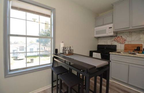 SuperValue Suite #8 @ East End Revitalized - Foto 16