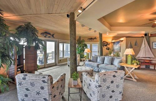 Chic Home: Ocean Views, Hot Tub & Game Room! - Foto 7