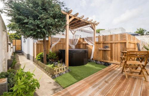 Cozy home with jacuzzi - near the airport - Photo 28