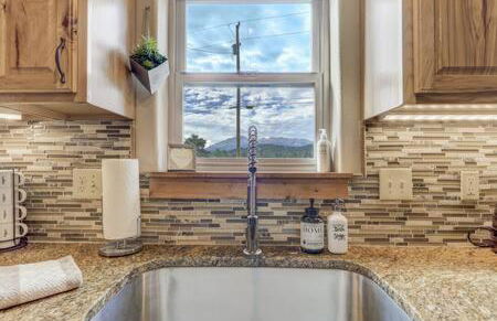 Cabin~Views~Heart of Town~W&D~Fireplace~Kitchen - Foto 18