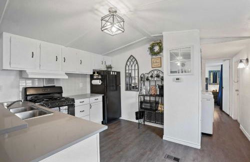 Near Water Lake Dallas Home with Furnished Patio! - Foto 7