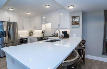 5-STAR Beachfront - 2br & 2ba Total Remodel - Dunes of Panama D1105 - Foto 42