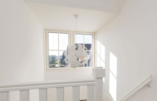 Stylish Villa by the Water - Foto 20