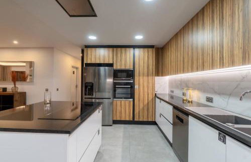 Stylish Algarve Retreat- Priv. Pool & Beach Nearby - Photo 13