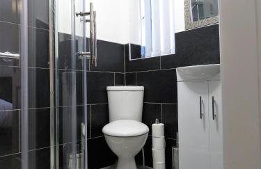 StayNEC Moat House Birmingham - For Company, Contractor and Leisure Stays - NEC, HS2, JLR, Airport - Foto 18